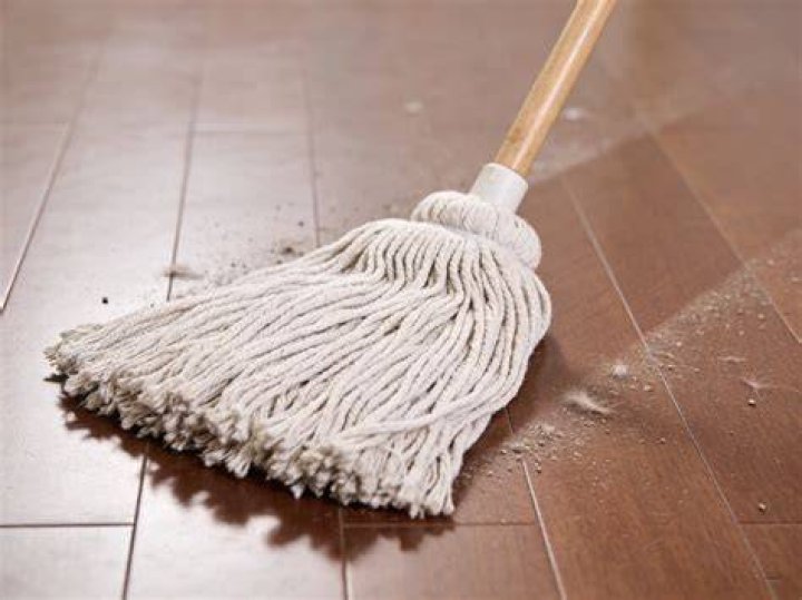 Do you wet a dust mop